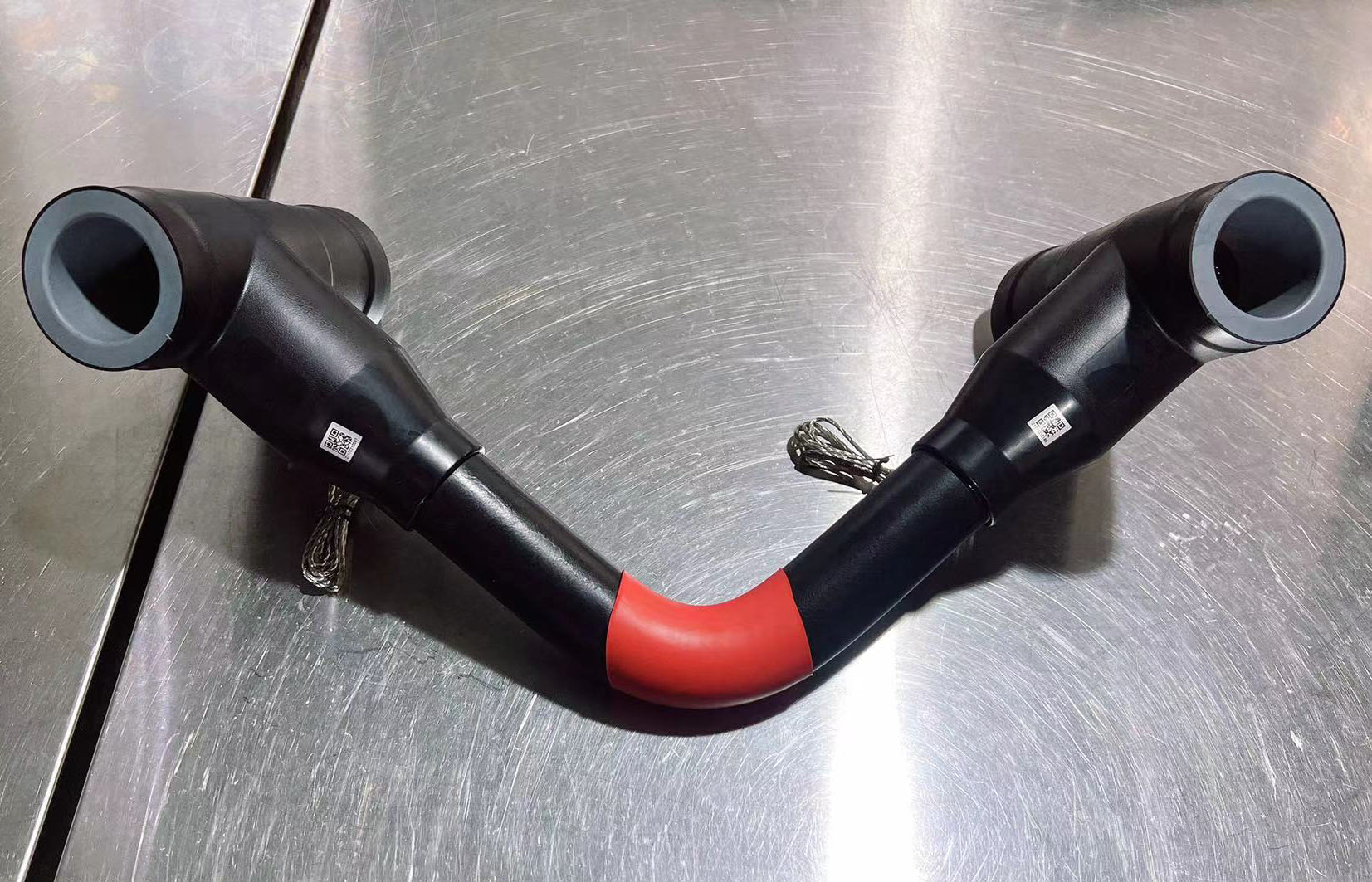 屏蔽型V型母线连接装置